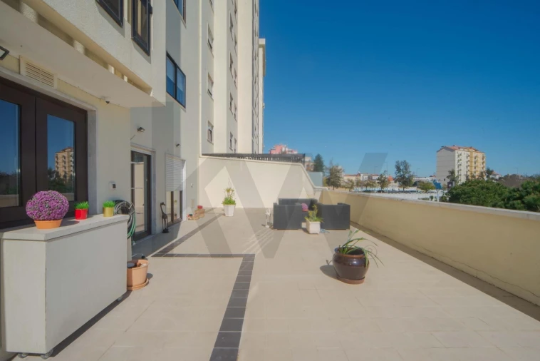 Apartamento T3 para Venda em Sacavém e Prior Velho Foto 33