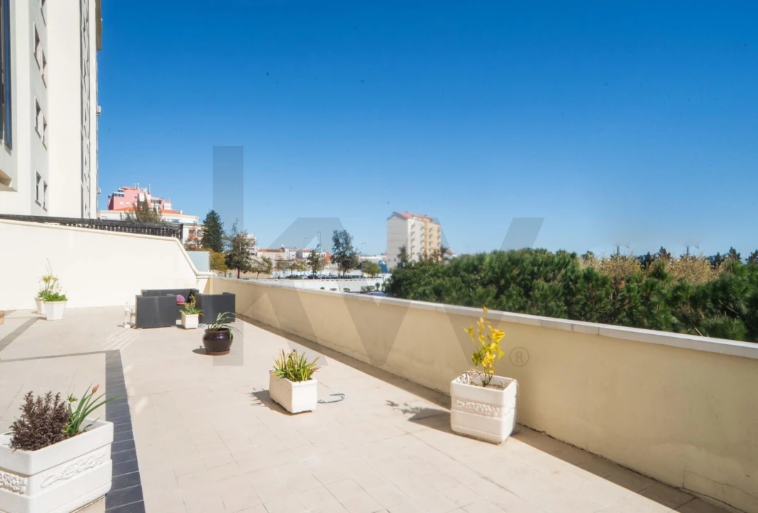 Apartamento T3 para Venda em Sacavém e Prior Velho Foto 32