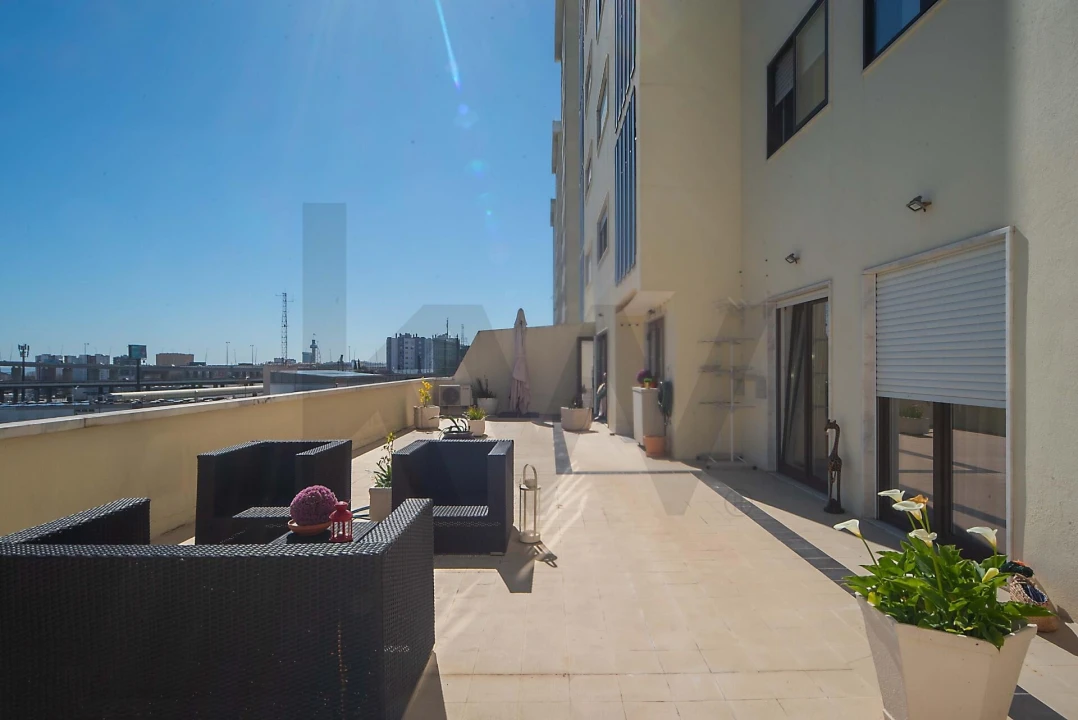 Apartamento T3 para Venda em Sacavém e Prior Velho Foto 36