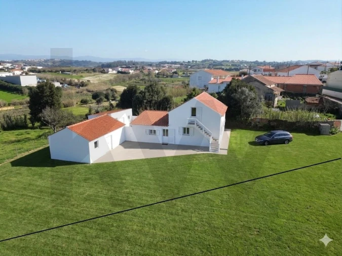 Moradia T2 para Venda em Evora de Alcobaça Foto 1