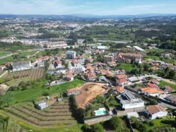 Terreno para Venda em Vilar de Andorinho