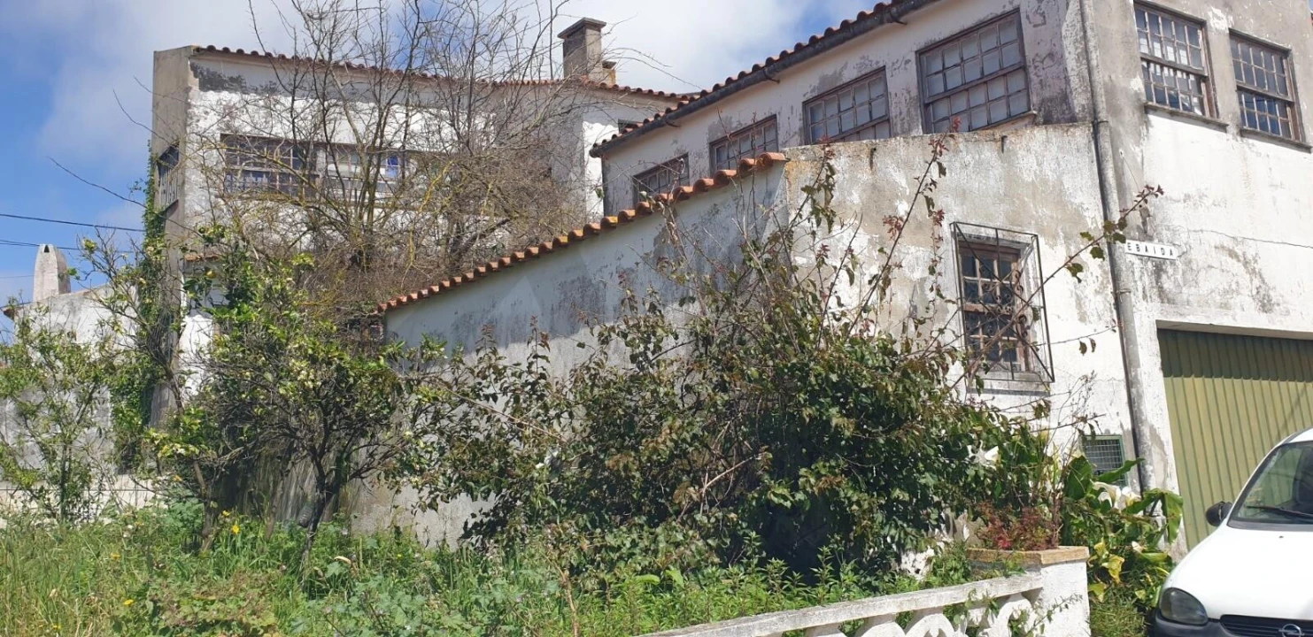 Moradia T4 para Venda em Encarnação Foto 35