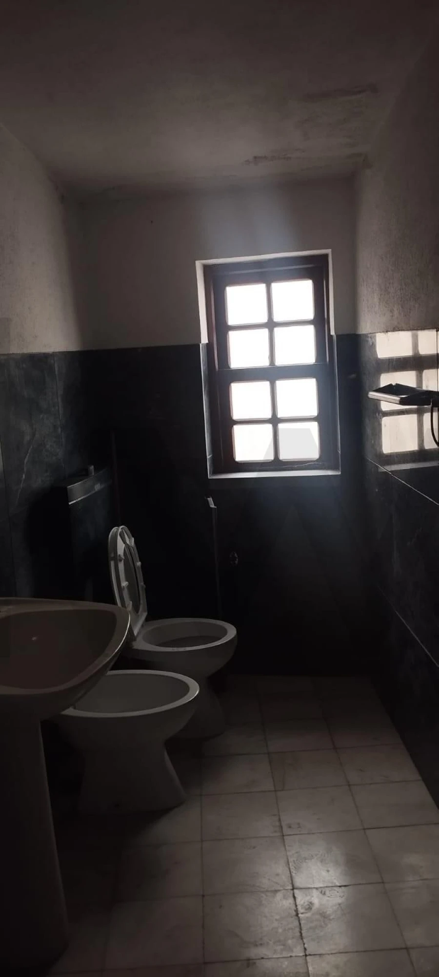 Moradia T4 para Venda em Encarnação Foto 13