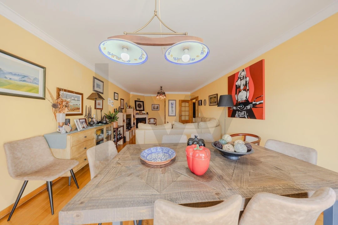 Apartamento T3 para Venda em São Domingos de Rana Foto 1