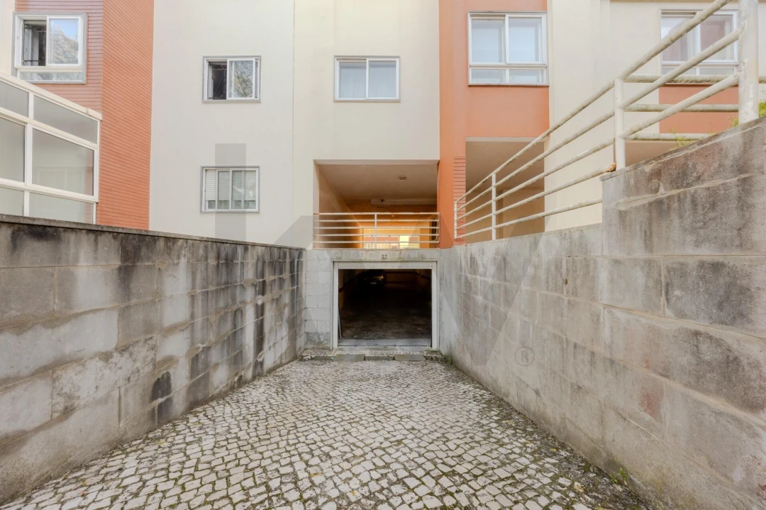 Apartamento T3 para Venda em São Domingos de Rana Foto 48