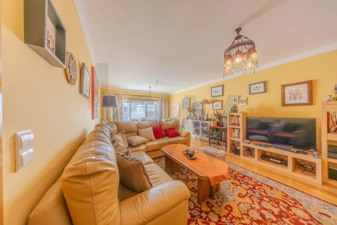 Apartamento T3 para Venda em São Domingos de Rana Foto 4