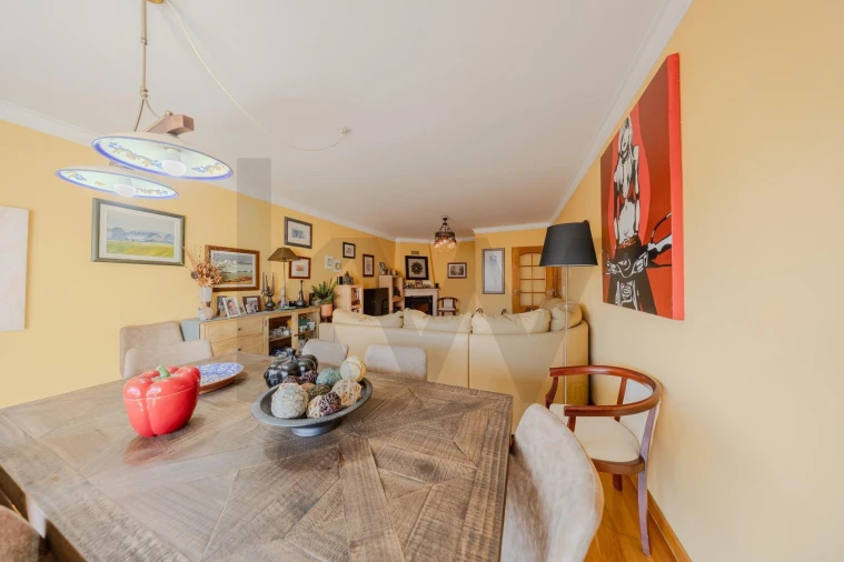 Apartamento T3 para Venda em São Domingos de Rana Foto 3