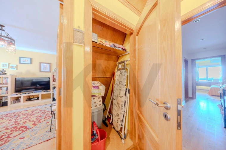 Apartamento T3 para Venda em São Domingos de Rana Foto 11