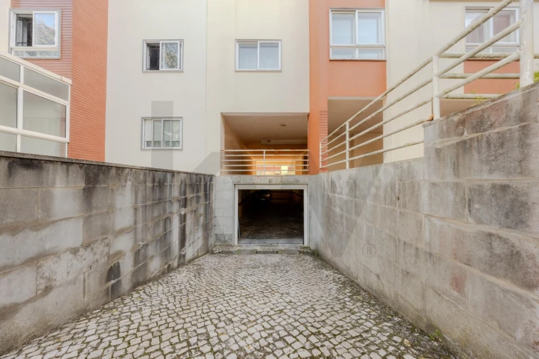 Apartamento T3 para Venda em São Domingos de Rana Foto 48