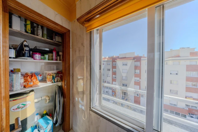 Apartamento T3 para Venda em São Domingos de Rana Foto 9