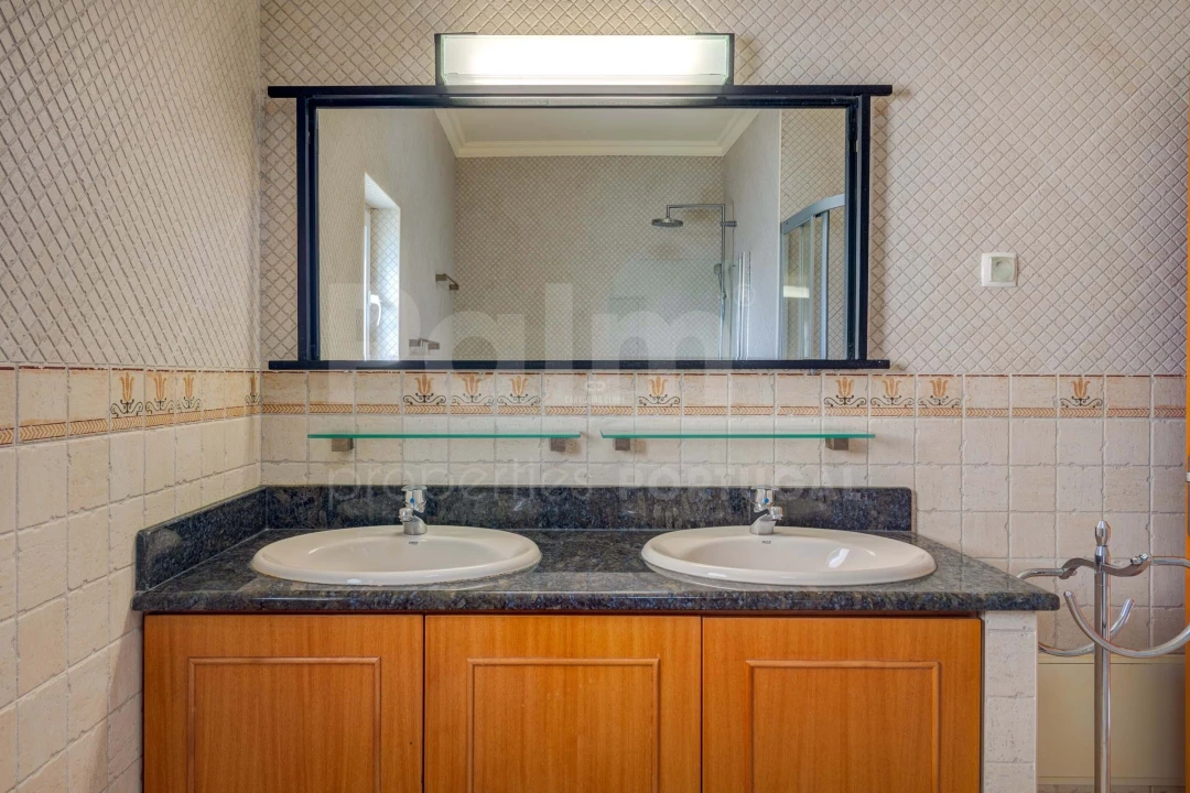 Moradia T5 para Venda em Ferragudo Foto 12