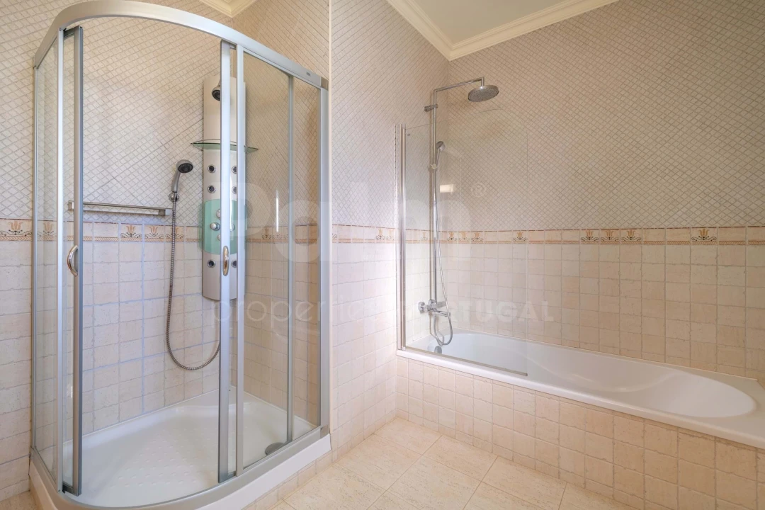 Moradia T5 para Venda em Ferragudo Foto 11