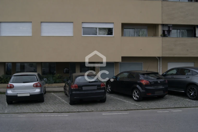 Negócio para Arrendamento em Selho (São Jorge) Foto 42