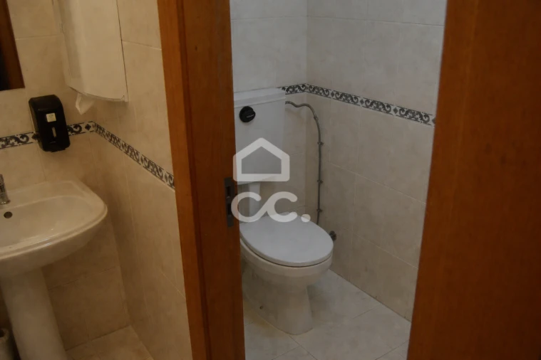 Negócio para Arrendamento em Selho (São Jorge) Foto 18