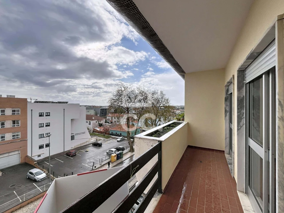 Apartamento T3 para Venda em Caldas da Rainha - Santo Onofre e Serra do Bouro Foto 1