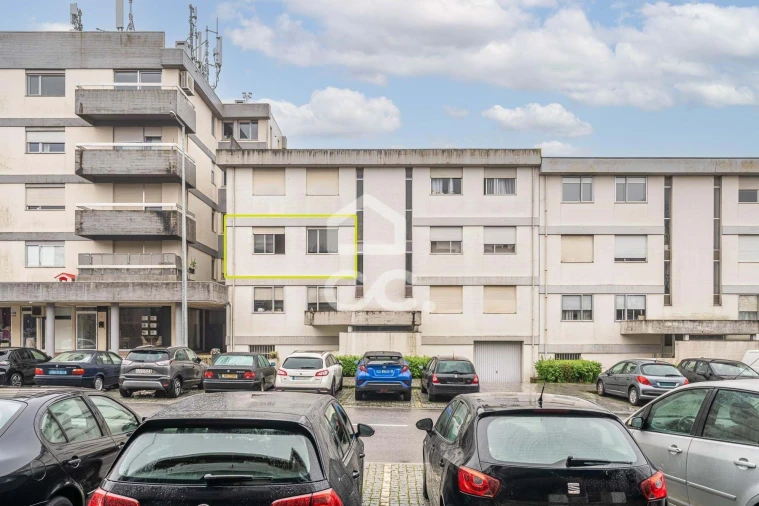 Apartamento T2 para Venda em Cidade da Maia Foto 18