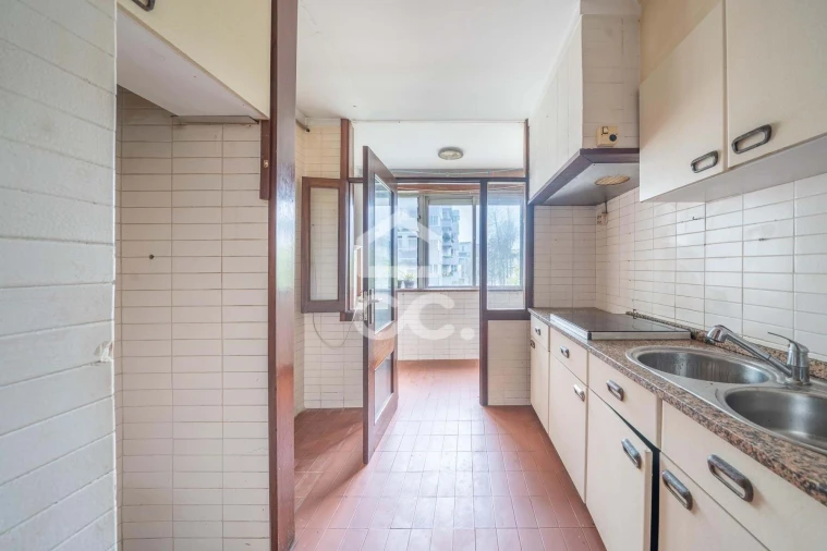Apartamento T2 para Venda em Cidade da Maia Foto 4