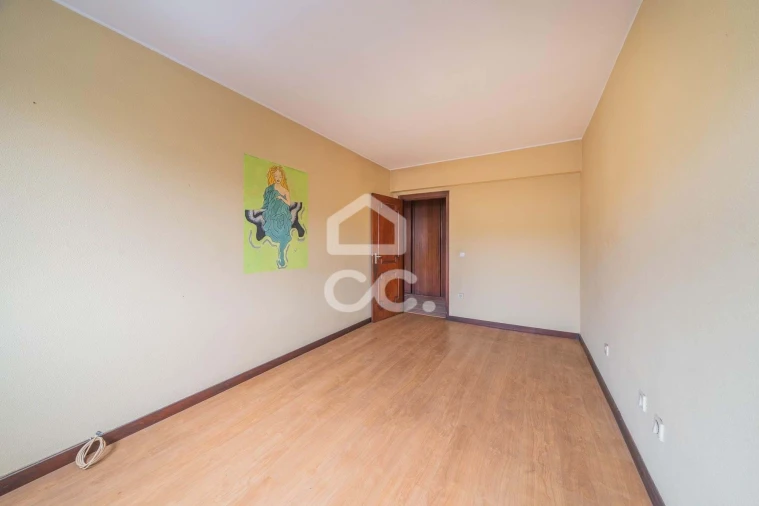 Apartamento T2 para Venda em Cidade da Maia Foto 10