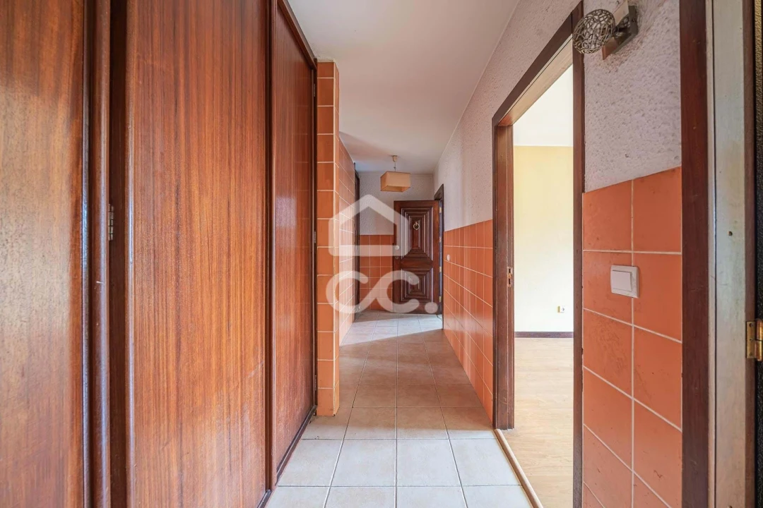 Apartamento T2 para Venda em Cidade da Maia Foto 14