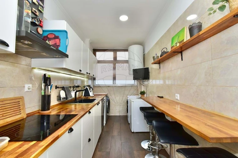 Apartamento T3 para Venda em Odivelas Foto 2