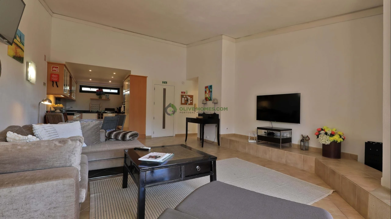 Apartamento T2 para Venda em Almancil Foto 4