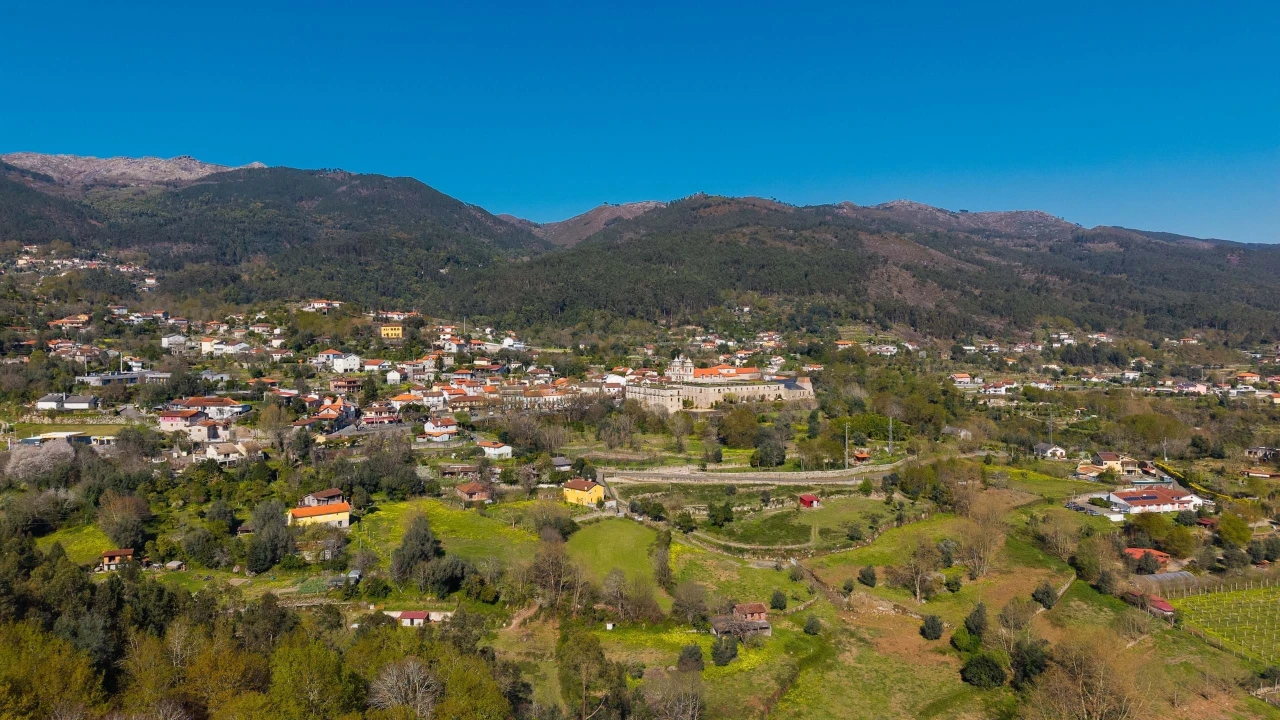 Quinta T3 para Venda em Bouro (Santa Maria) Foto 51