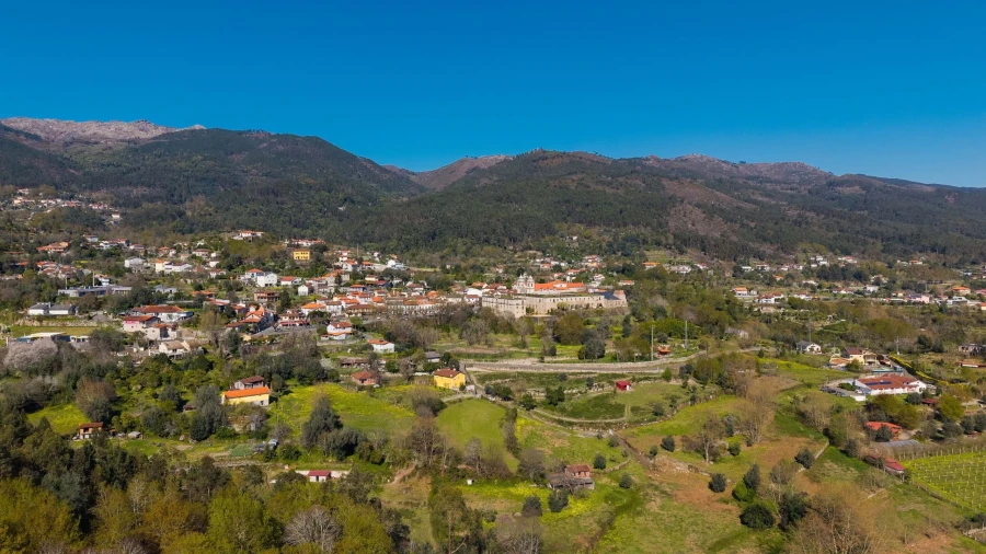 Quinta T3 para Venda em Bouro (Santa Maria) Foto 51