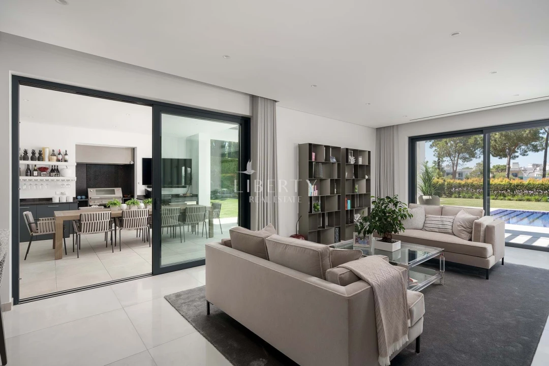 Moradia T4 para Venda em Almancil Foto 5