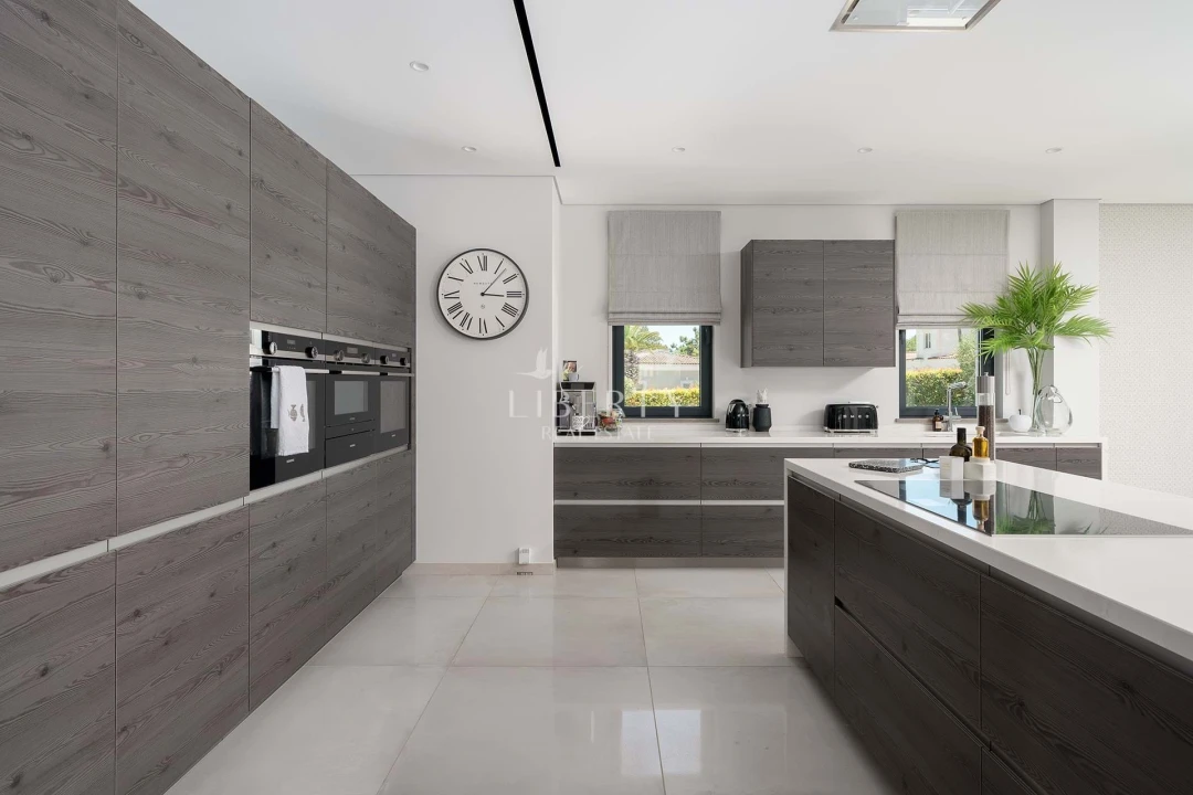 Moradia T4 para Venda em Almancil Foto 6