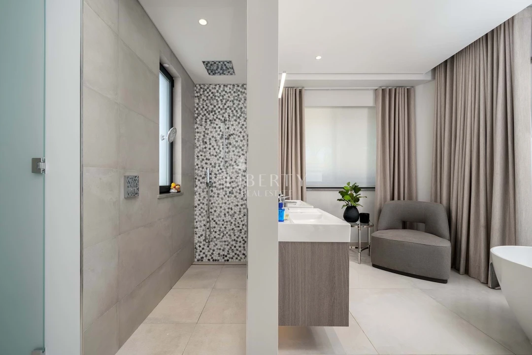 Moradia T4 para Venda em Almancil Foto 21