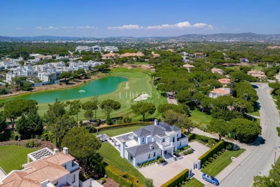 Moradia T4 para Venda em Almancil