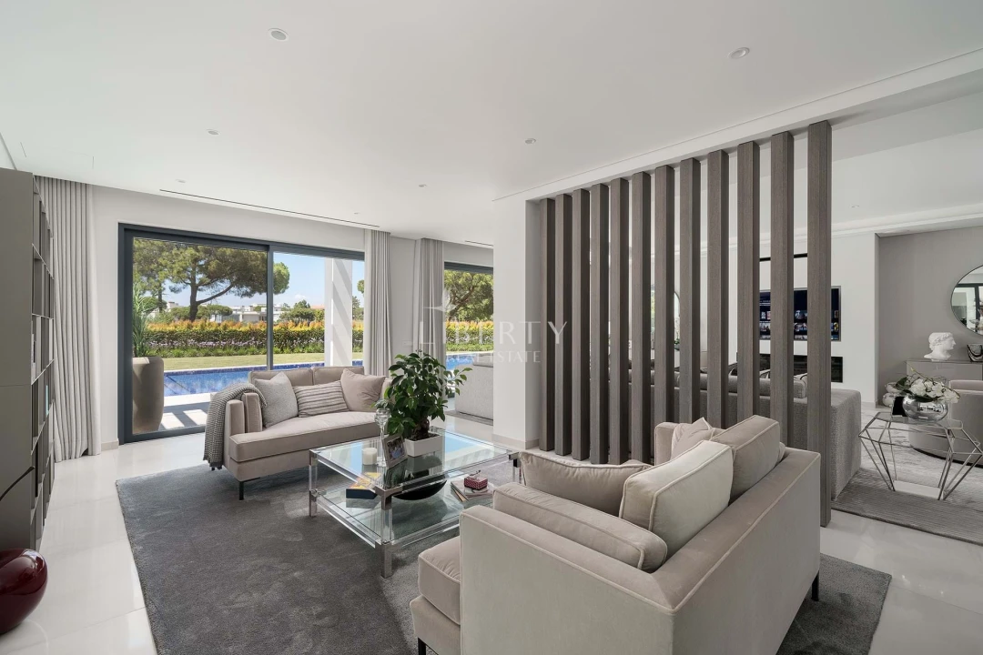 Moradia T4 para Venda em Almancil Foto 4