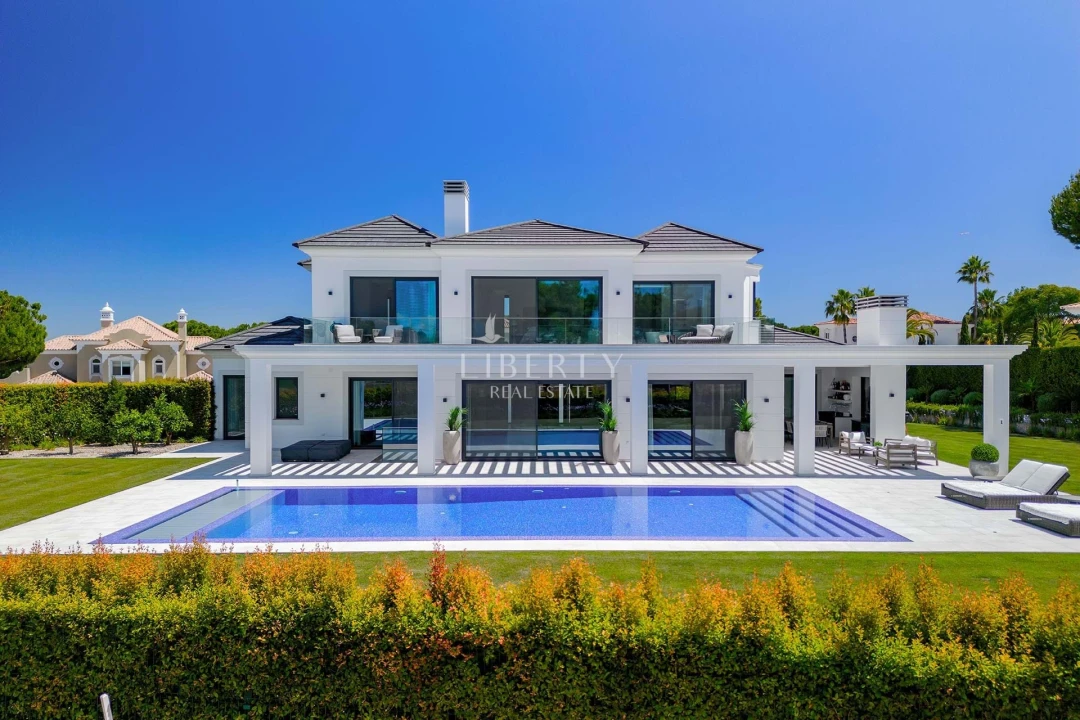 Moradia T4 para Venda em Almancil Foto 1