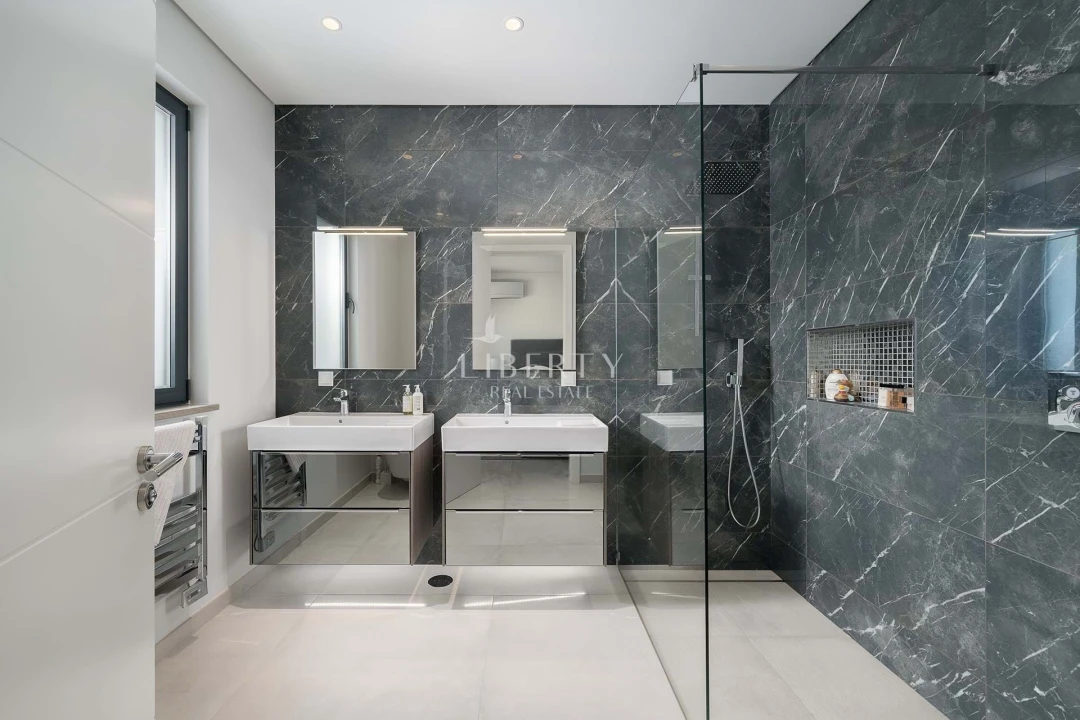 Moradia T4 para Venda em Almancil Foto 26