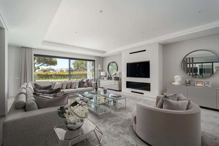 Moradia T4 para Venda em Almancil Foto 2