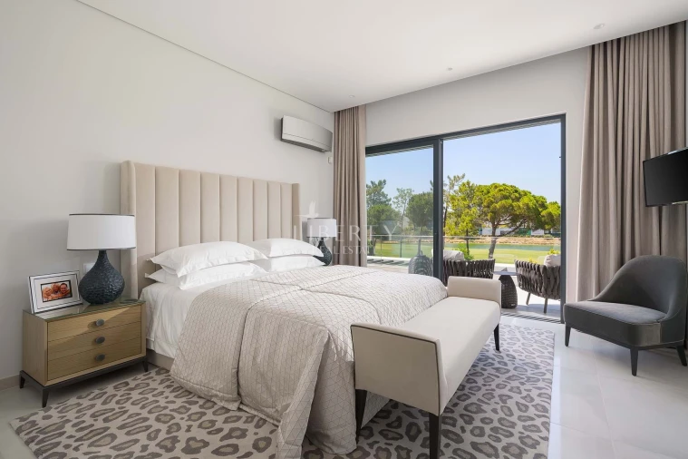 Moradia T4 para Venda em Almancil Foto 22