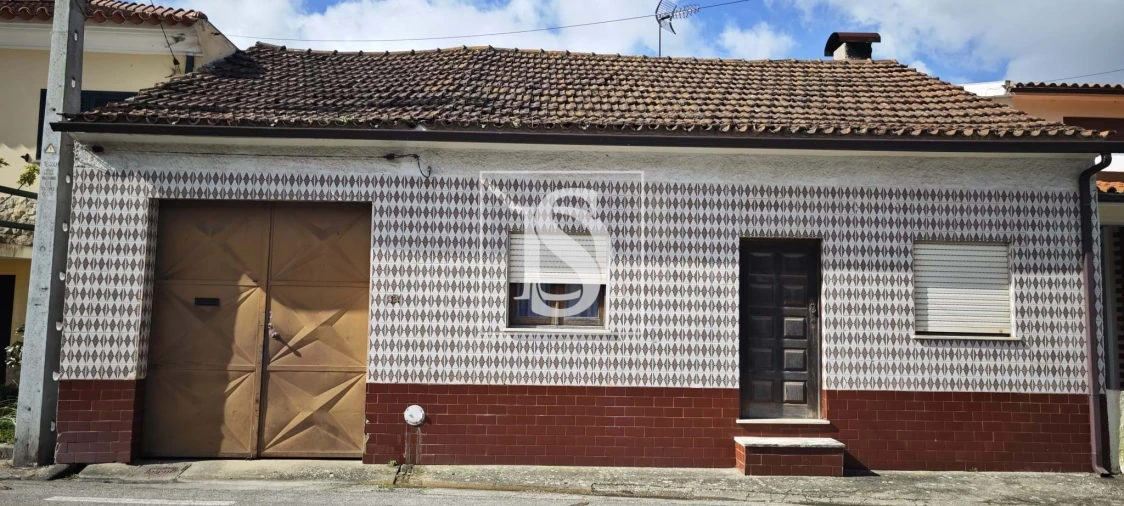 Moradia T3 para Venda em Amoreira da Gândara, Paredes do Bairro e Ancas