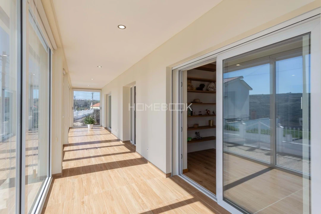 Moradia T4 para Venda em Igreja Nova e Cheleiros Foto 59