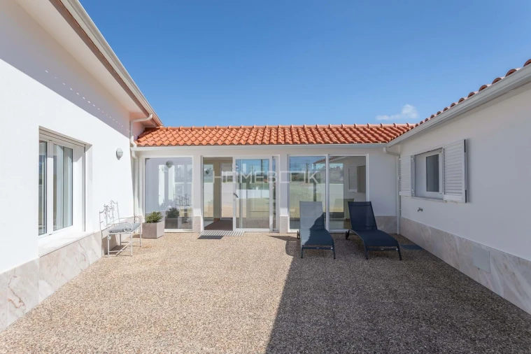 Moradia T4 para Venda em Igreja Nova e Cheleiros Foto 35