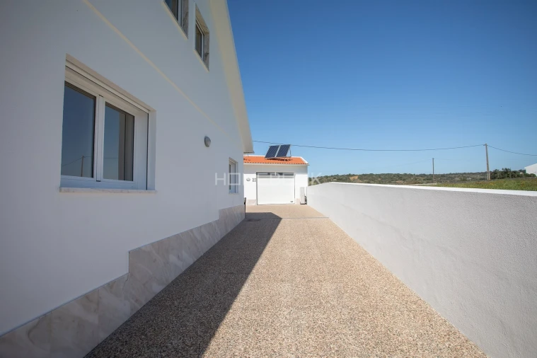 Moradia T4 para Venda em Igreja Nova e Cheleiros Foto 50