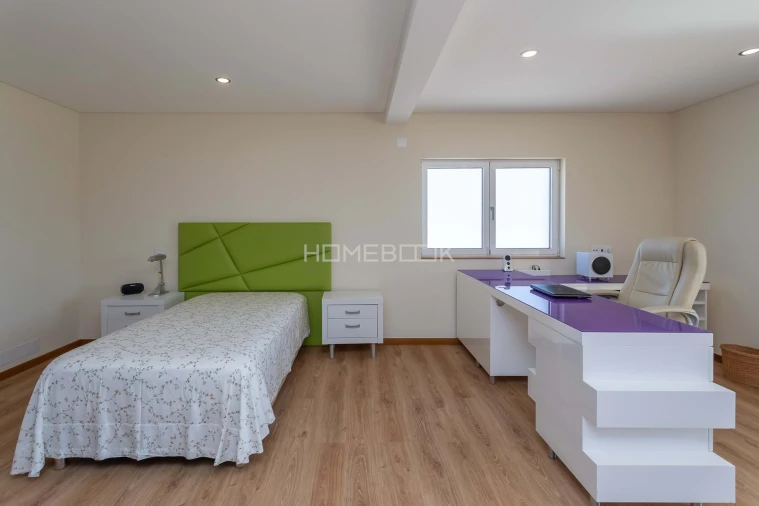 Moradia T4 para Venda em Igreja Nova e Cheleiros Foto 30