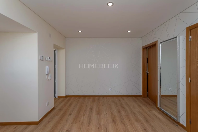 Moradia T4 para Venda em Igreja Nova e Cheleiros Foto 22