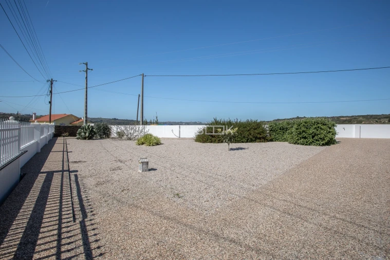 Moradia T4 para Venda em Igreja Nova e Cheleiros Foto 64