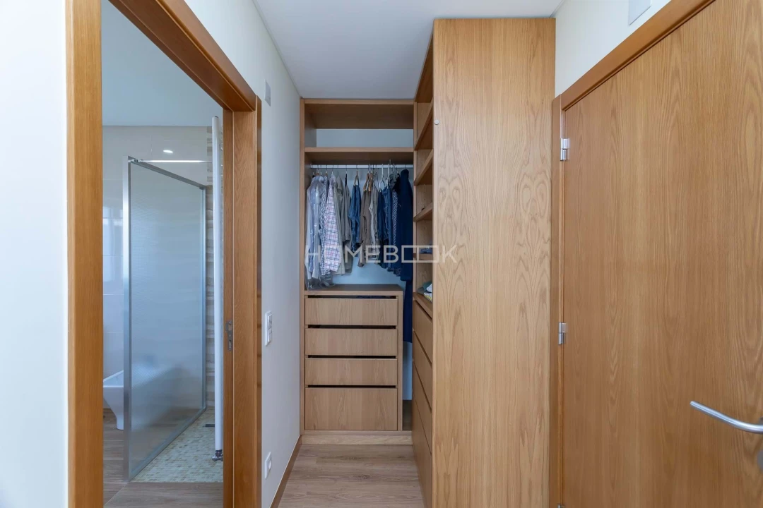 Moradia T4 para Venda em Igreja Nova e Cheleiros Foto 11