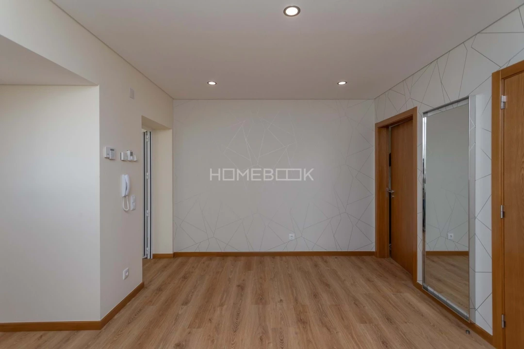 Moradia T4 para Venda em Igreja Nova e Cheleiros Foto 22