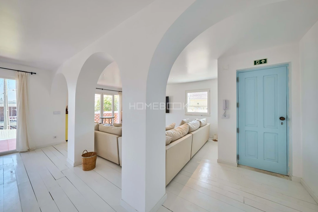 Moradia T5 para Venda em Charneca de Caparica e Sobreda Foto 3