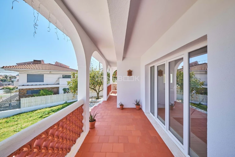 Moradia T5 para Venda em Charneca de Caparica e Sobreda Foto 13