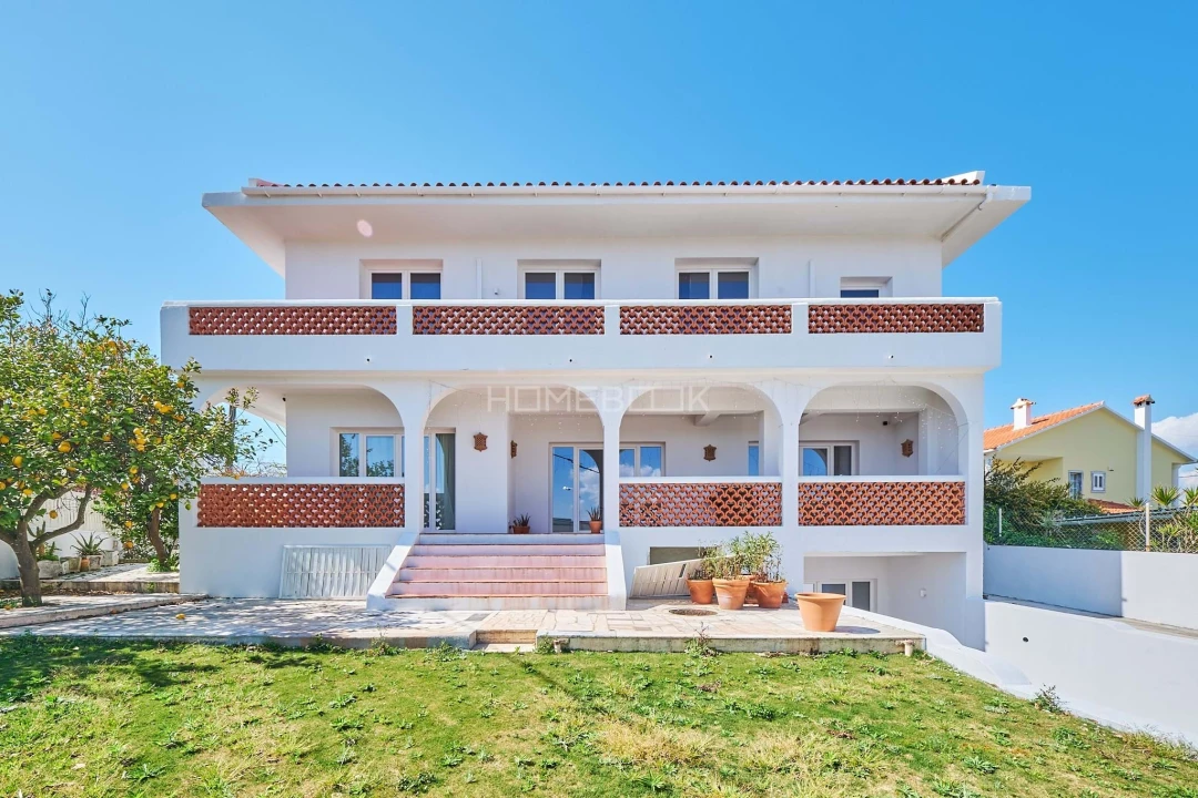 Moradia T5 para Venda em Charneca de Caparica e Sobreda Foto 1