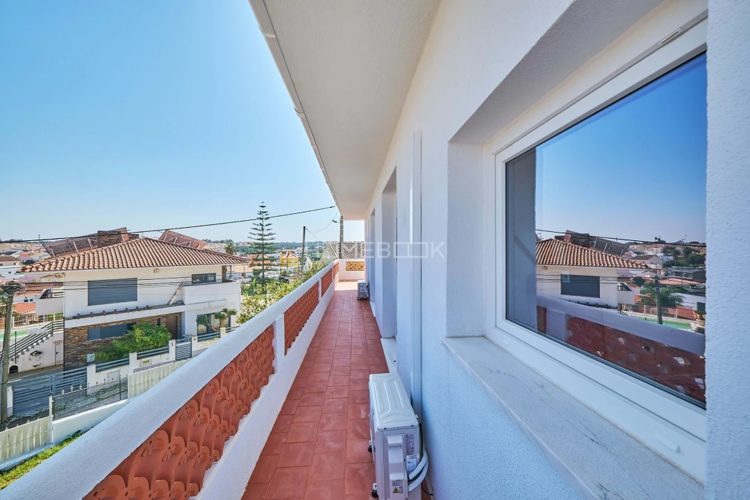 Moradia T5 para Venda em Charneca de Caparica e Sobreda Foto 23