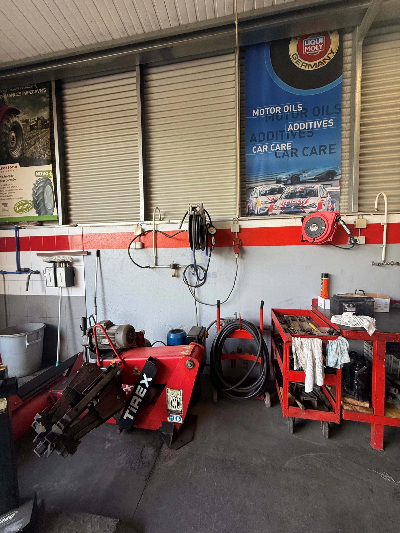 Armazém para Trespasse em Usseira Foto 34